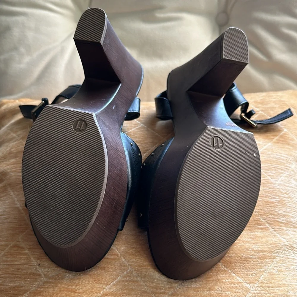 Brand New, never worn “Report” black platform sandals - Picture 2 of 4